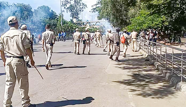 Lathi-charge-on-students-in-Manipur-40-injured