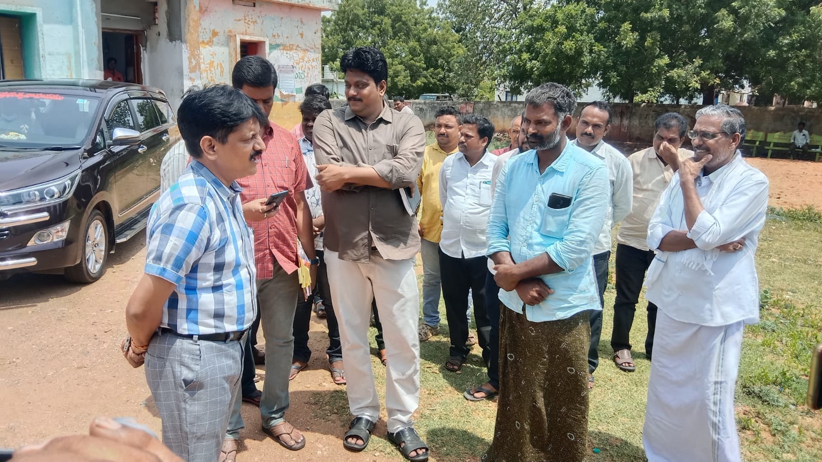 తహశీల్దారు కార్యాలయంలో జెసి తనిఖీ