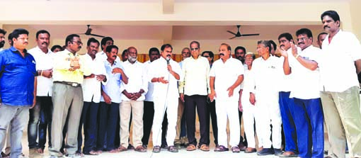 విద్యార్థులు లక్ష్యాన్ని నిర్ధేశించుకోవాలి
