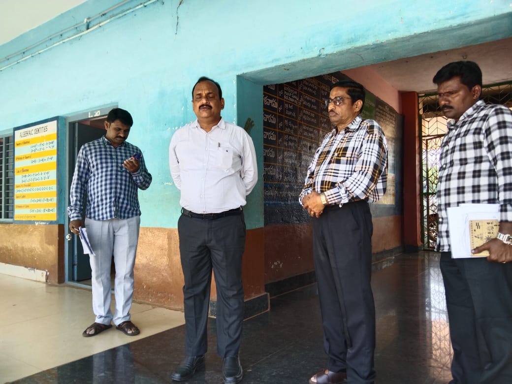 మాట్లాడుతున్న ఐటీడీఏ పీవో. రవీంద్రారెడ్డి