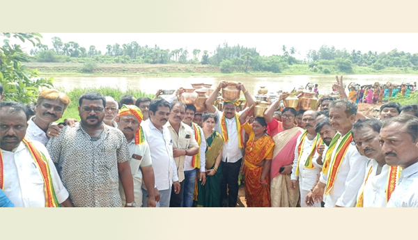 Chandrababu-wants-to-be-released-from-jail-TDP-worships-in-Sharada-river