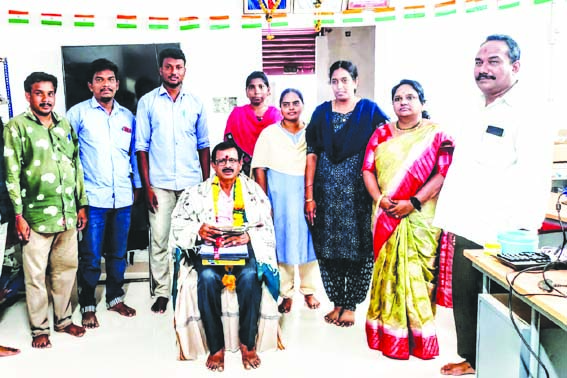 ఉపాధ్యాయులే నవ సమాజ నిర్మాతలు