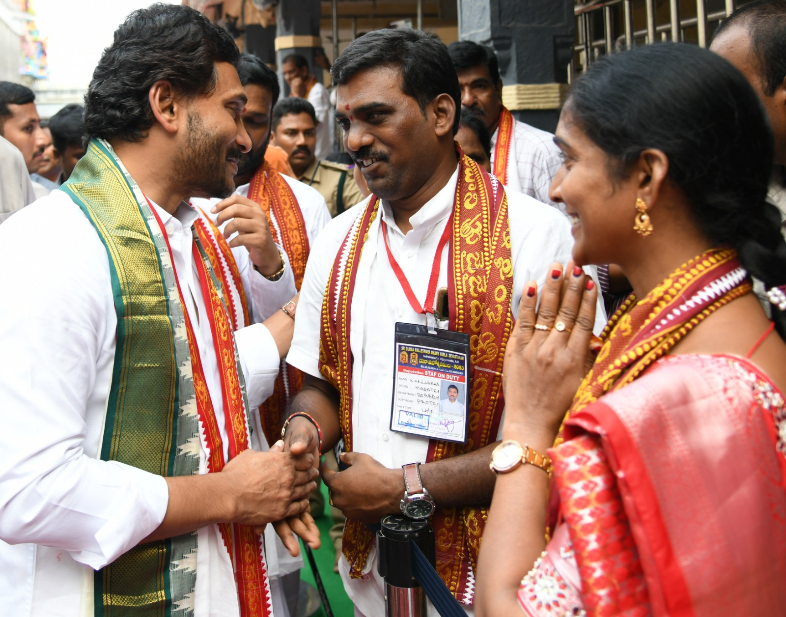 సిఎంను కలిసిన కేసరి నాగమణి