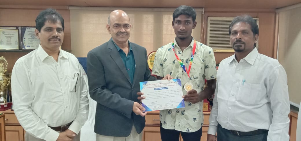 అథ్లెటిక్స్‌లో ప్రతిభచాటిన కెబిఎన్‌ విద్యార్థి