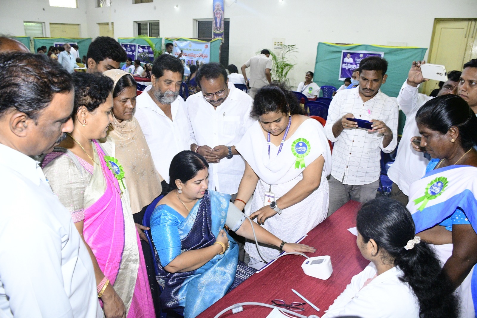 పలుచోట్ల ఆరోగ్య సురక్ష శిబిరాలు