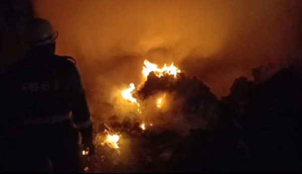 ఓ షాపింగ్‌ కాంప్లెక్స్‌లో అగ్నిప్రమాదం