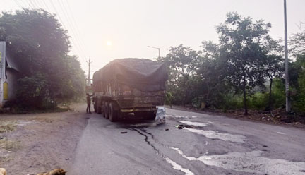 బొగ్గు లారీలతో బెంబేలు