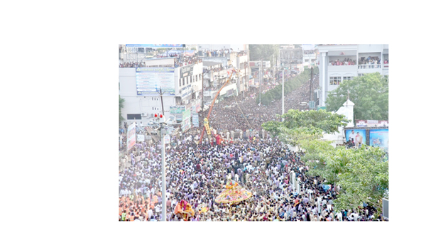 అంబరాన్నంటిన సిరిమాను సంబంరం