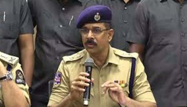 హైదరాబాద్‌ టాస్క్‌ ఫోర్స్‌ డీసీపీ రాధాకృష్ణ పై వేటు..