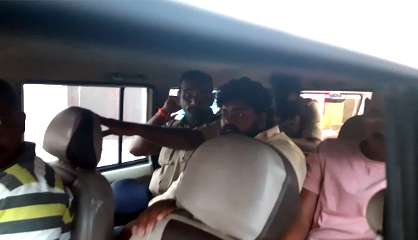 దస్తగిరిపై ఎస్‌సి, ఎస్‌టి, కిడ్నాప్‌ కేసు నమోదు