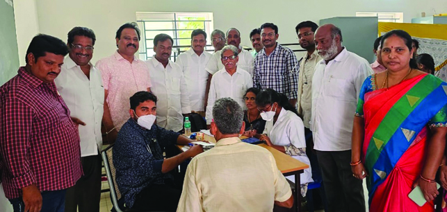 పలుచోట్ల కొనసాగిన వైద్యశిబిరాలు