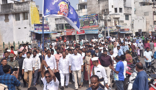 వైభవంగా విజయనగర ఉత్సవాలు ప్రారంభం