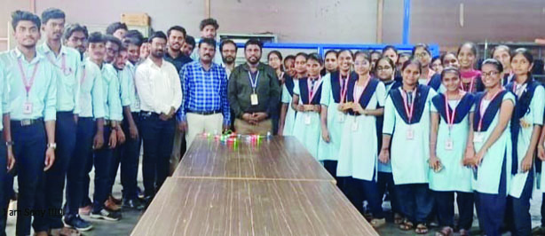 మాట్లాడుతున్న మేనేజింగ్‌ డైరెక్టర్‌ వెంకటసుమంత్‌