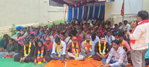 గుడిసెలు వేస్తాం