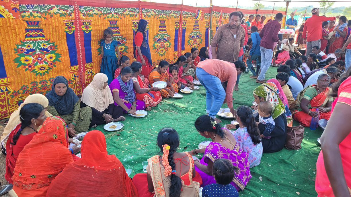 పండుగరోజునా పోరాటం