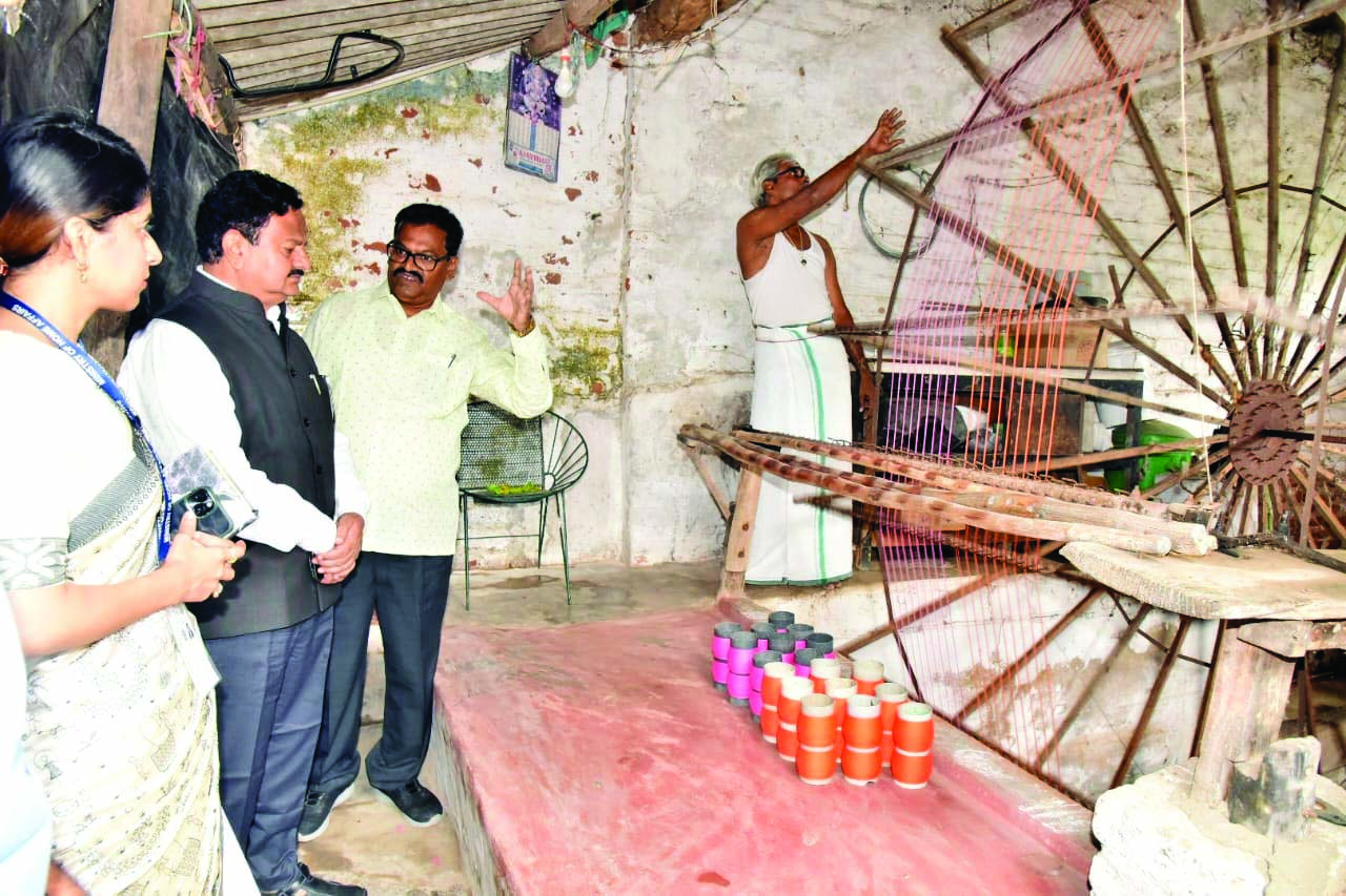 వెంకటగిరిలో ఇన్వెస్ట్‌ ఇండియా టీం ప్రతినిధి విస్తృత పర్యటన