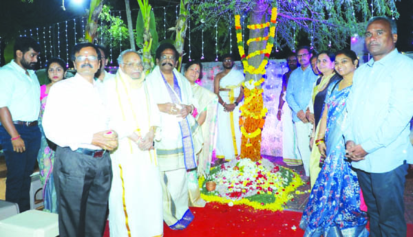 దసరా వేడుకల్లో మాజీ మంత్రి శిద్దా