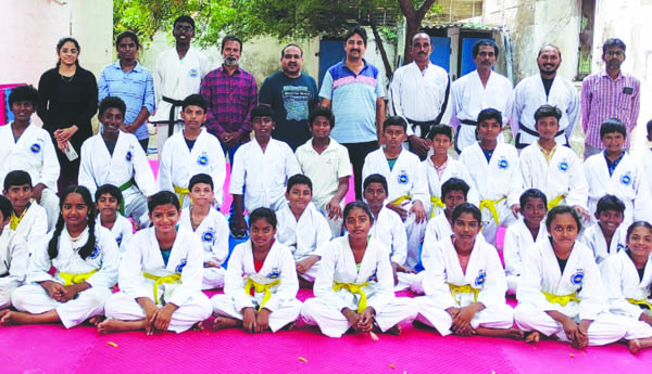 తైక్వాండో పోటీలకు 'కొండపి' విద్యార్థులు