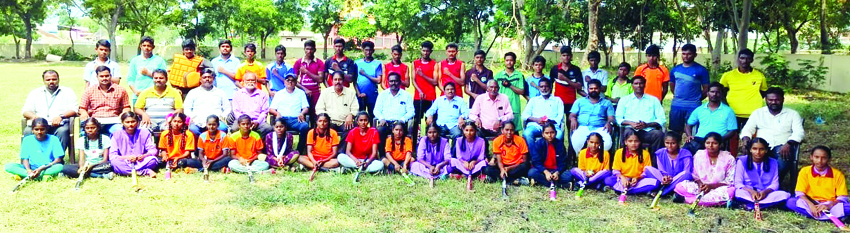 జిల్లా జట్లుకు ఎంపికైన క్రీడాకారులు