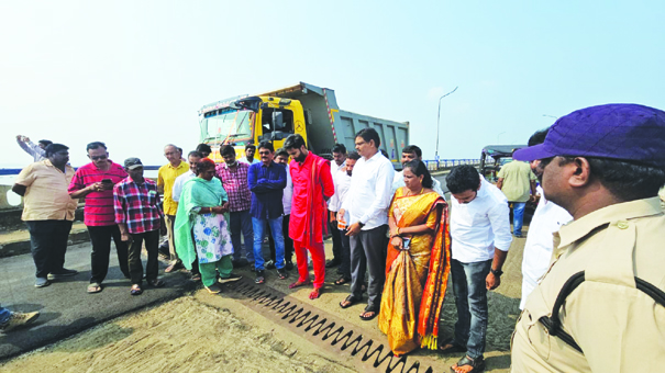 వంతెన నిర్మాణ పనులు వేగవంతం చేయండి..