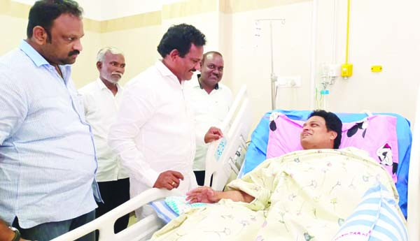   కరణం వెంకటేష్‌కు వరికూటి పరామర్శ