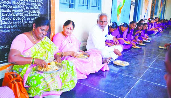 పాఠశాల సమస్యలను త్వరలో పరిష్కరిస్తా: జడ్‌పి ఛైర్‌ పర్సన్‌