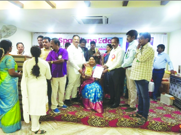 సువర్ణ వేణికి గురుస్పందన పురస్కారం