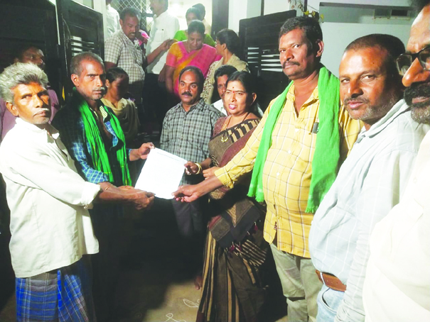 షుగర్‌ ఫ్యాక్టరీని తెరిపించాలి