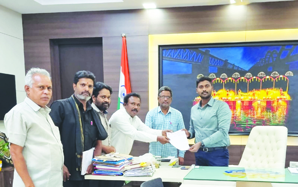 పిఎఫ్‌ సొమ్ము ఇప్పించండి