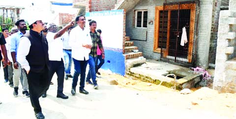 సామూహిక గృహప్రవేశాలు పండుగలా నిర్వహించాలి: కలెక్టర్‌