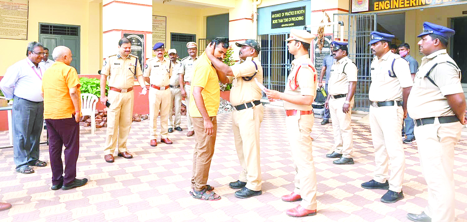 ప్రశాంతంగా ముగిసిన ఎస్‌ఐ అభ్యర్థుల రాతపరీక్షలు