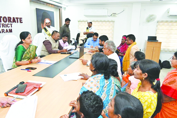 నిర్ణీత కాల వ్యవధిలో పరిష్కరించాలి