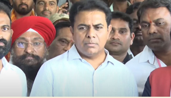 మేనిఫెస్టోను విస్తృతంగా ప్రజల్లోకి తీసుకెళ్లాలి: కేటీఆర్‌, హరీశ్‌రావు