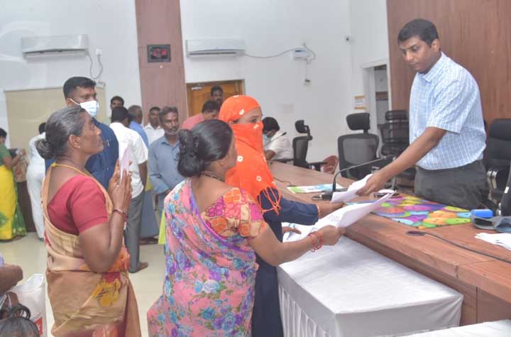 సంతృప్తికర స్థాయిలో అర్జీలకు పరిష్కారం