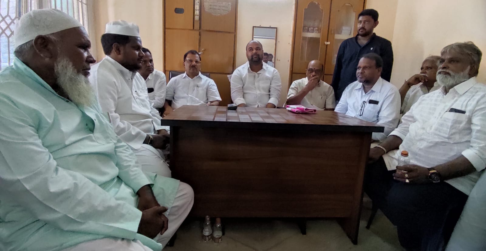 సమావేశంలో మాట్లాడుతున్న ఎమ్మెల్యే గంగుల నాని