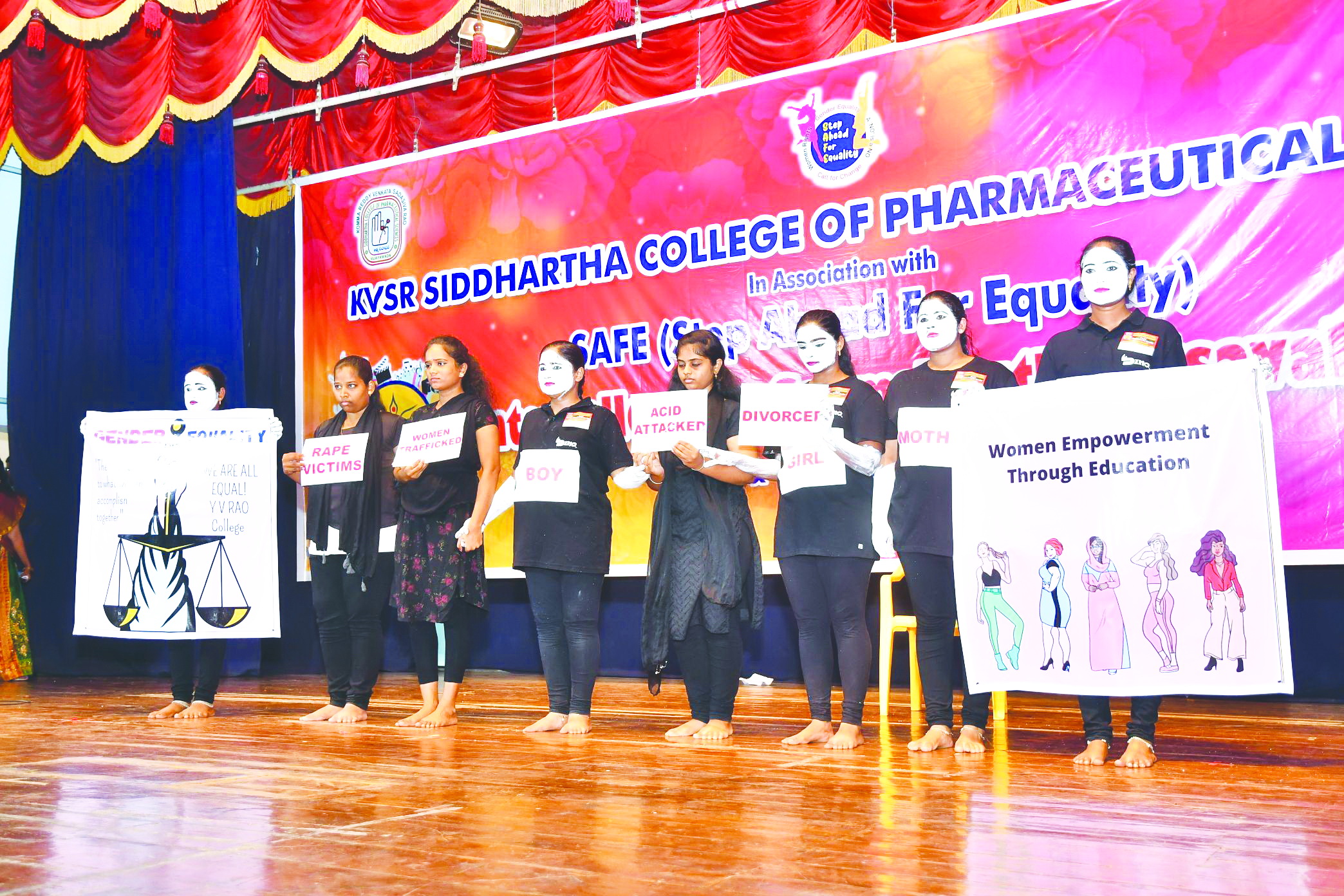 అసమానతలే ఇతివృత్తాలుగా...