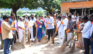 దృష్టి సారించాలి