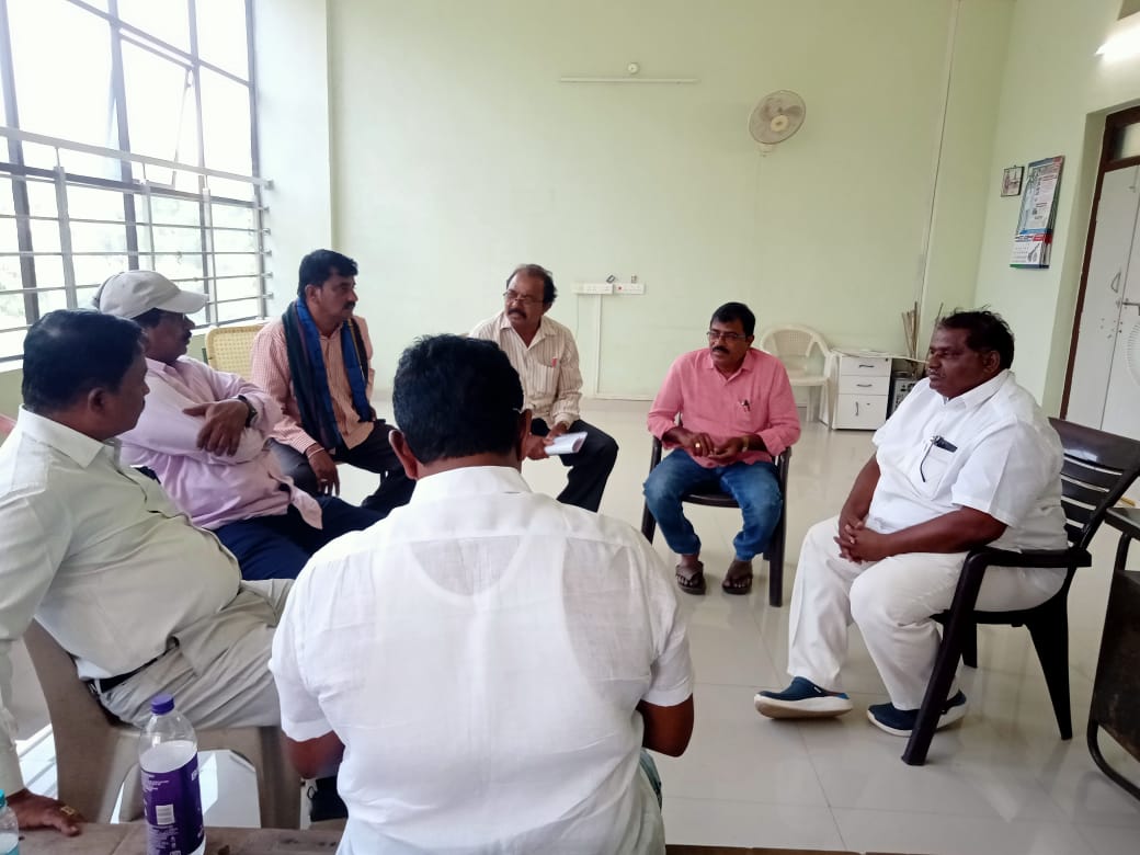 సమావేశంలో మాట్లాడుతున్న ఖోఖో చైర్మన్ పుల్యాల నాగిరెడ్డి