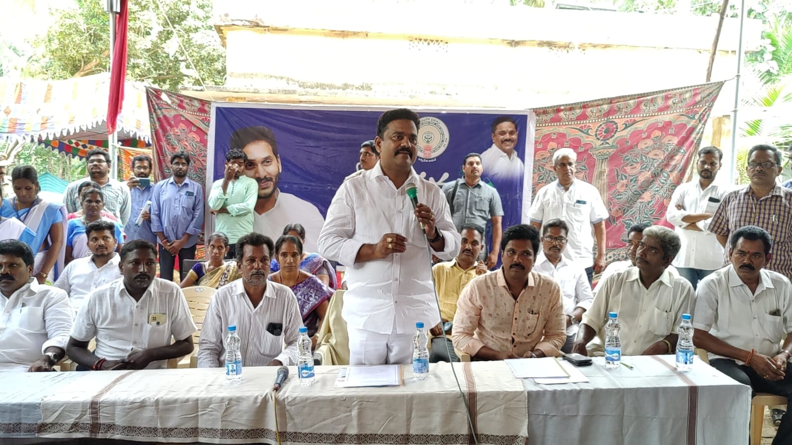 ప్రతి కుటుంబానికీ వైద్య సేవలు