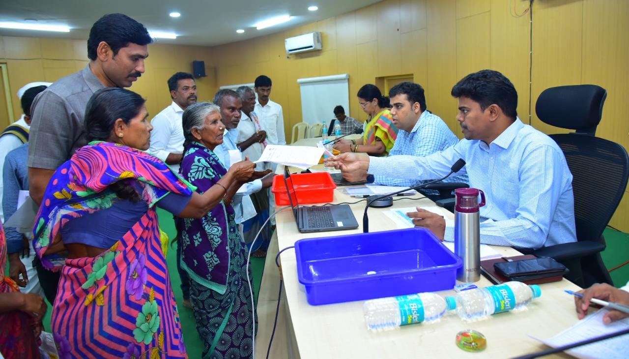 సత్వర పరిష్కారం చూపుదాం : కలెక్టర్‌