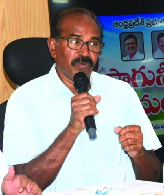 మండపేట-ద్వారపూడి రోడ్డు నిర్మాణం చేపట్టాలి