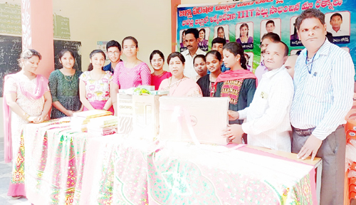 పాఠశాలకు కంప్యూటర్‌తో పాటు 50కుర్చీలు బహుకరణ