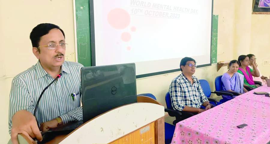  కార్యక్రమంలో మాట్లాడుతున్న పెద్దాసుపత్రి సూపరింటెండెంట్‌ డాక్టర్‌ కెఎస్‌ఎస్‌ వెంకటేశ్వరరావు