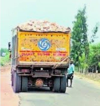 తరలుతున్న తెల్లబంగారం 