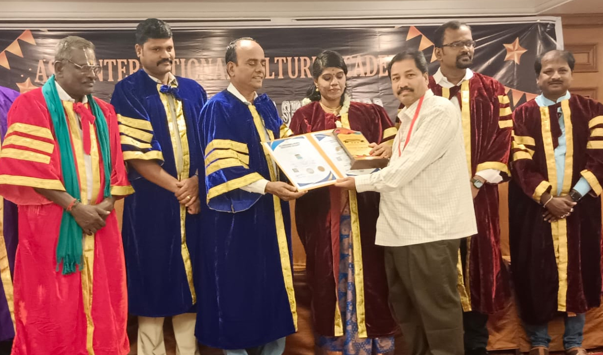 అవార్డును అందుకున్న సపోర్టు సంస్థ అధ్యక్షులు జోసెఫ్‌రాజు