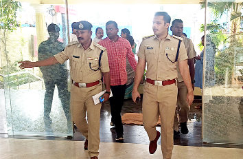 ఆ(ట)వేట షురూ..