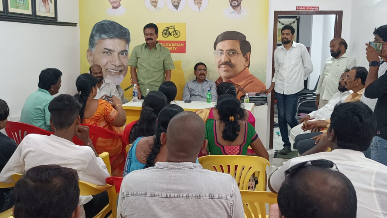 భగత్‌సింగ్‌లా పోరాడాలి
