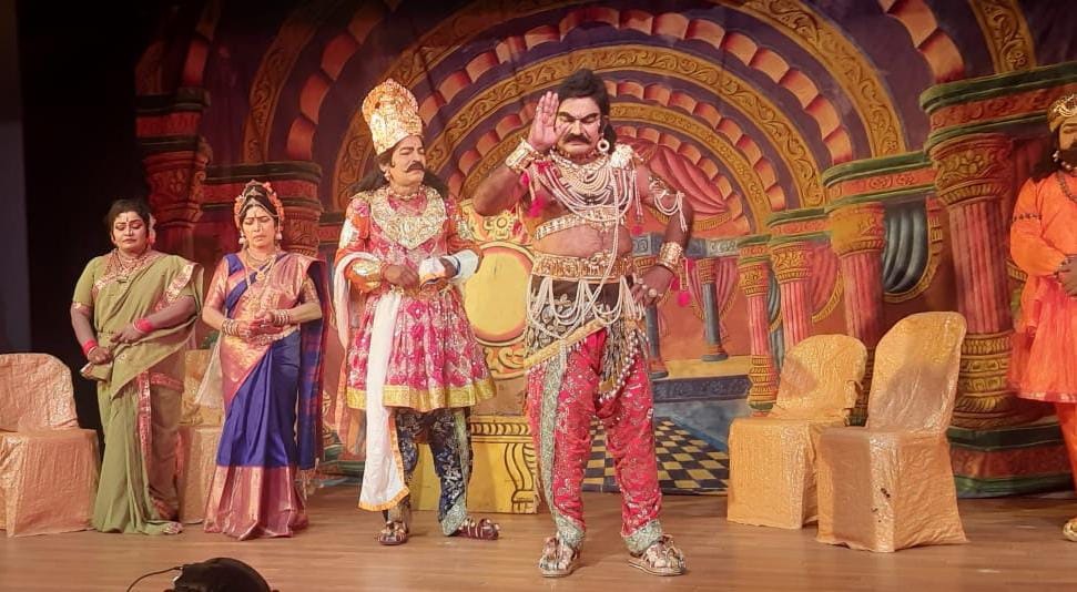 ఆకట్టుకుంటున్న పద్య నాటక ప్రదర్శనలు