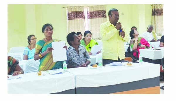 స్థలాల అక్రమాలపై చర్యలు తీసుకోండి