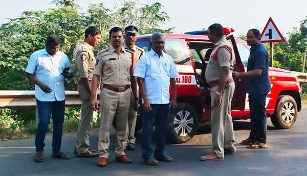 ch-baburao-arrest-on-gunadala-fly-over-bridge
